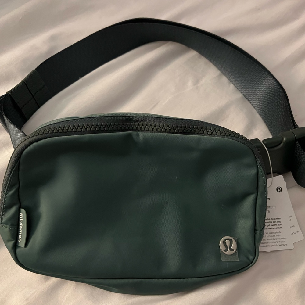 Lululemon Everywhere Belt Bag 1L